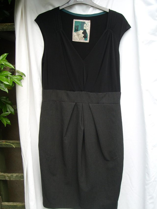 Preview of the first image of BETTY JACKSON Black/Grey Dress – Size 12.