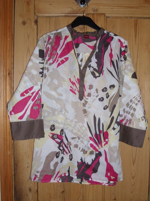 Preview of the first image of OLSEN Abstract Print Tunic Top – Size 10.