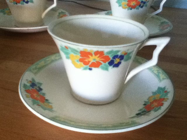 Image 2 of Vintage tea cups and saucers (4)