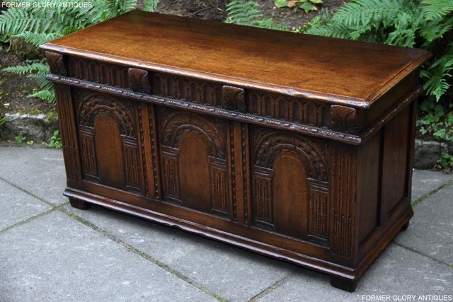 Image 38 of TITCHMARSH & GOODWIN OAK BLANKET TOY BOX DOWER CHEST COFFER