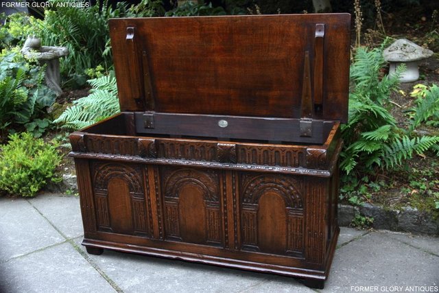 Image 44 of TITCHMARSH & GOODWIN OAK BLANKET TOY BOX DOWER CHEST COFFER