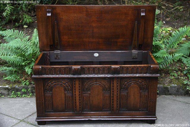 Image 46 of TITCHMARSH & GOODWIN OAK BLANKET TOY BOX DOWER CHEST COFFER