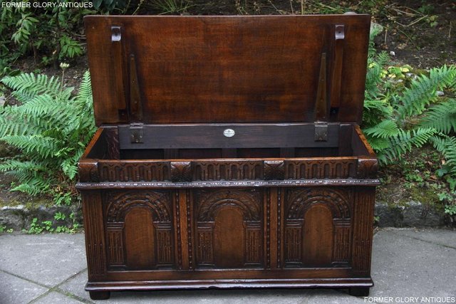 Image 85 of TITCHMARSH & GOODWIN OAK BLANKET TOY BOX DOWER CHEST COFFER