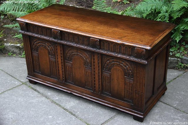 Image 100 of TITCHMARSH & GOODWIN OAK BLANKET TOY BOX DOWER CHEST COFFER