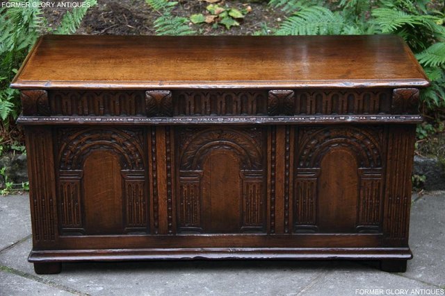 Image 101 of TITCHMARSH & GOODWIN OAK BLANKET TOY BOX DOWER CHEST COFFER