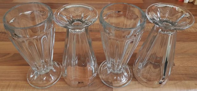 Preview of the first image of Set Of 4 Quality Ice cream Sundae Glasses.