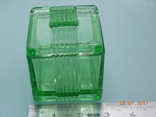 Image 3 of Vintage Green Glass Art Deco Lidded Box