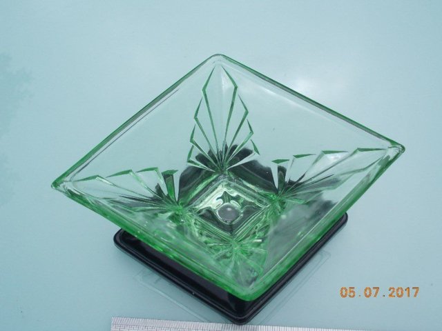 Image 3 of Vintage Green Glass Art Deco Vase on Black Base