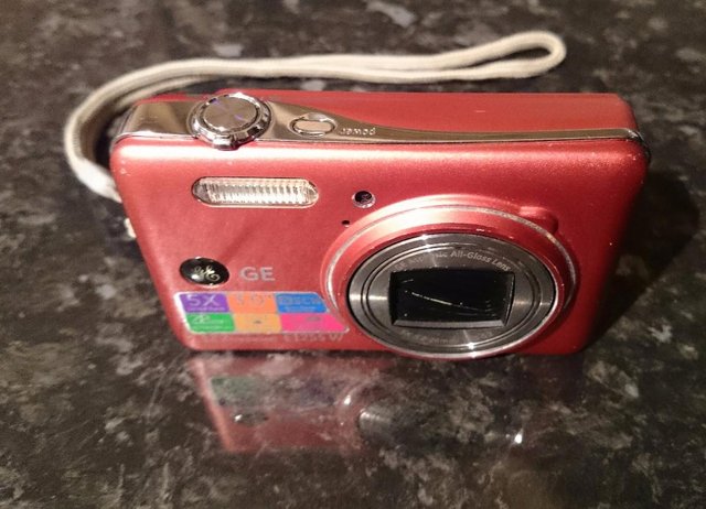 Preview of the first image of GE Gen Electric E1255W Digital Camera - Red Faulty.