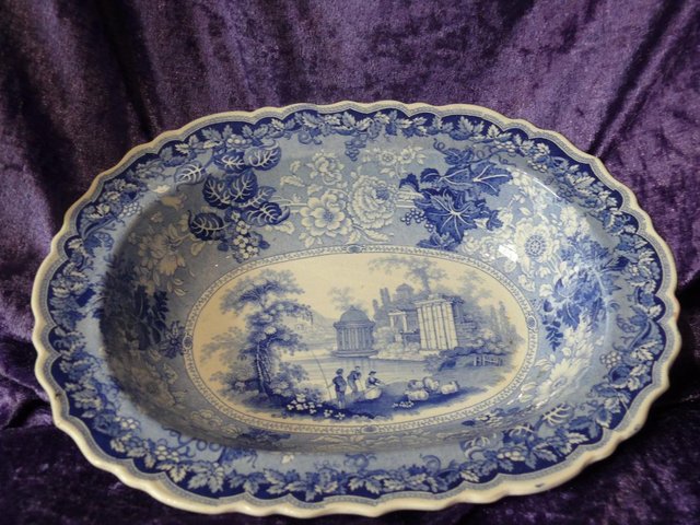 Preview of the first image of Oval Dish Vine pattern Blue & white.