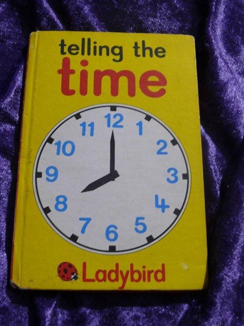 Preview of the first image of Vintage telling the time Ladybird book.