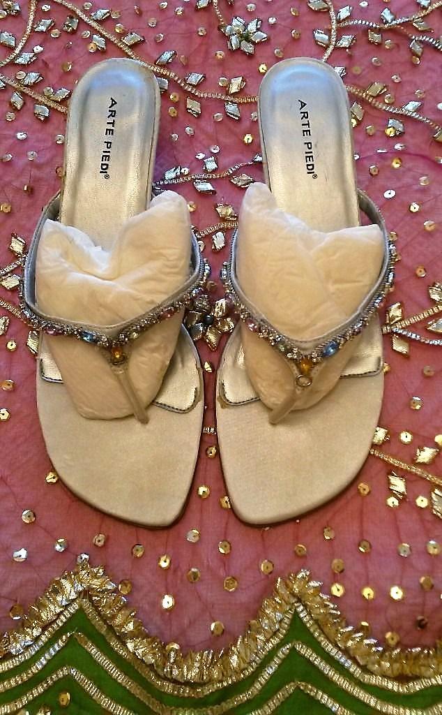 Preview of the first image of ARTE PIEDI Strappy Silver Metal Diamante Sandals Size 41.