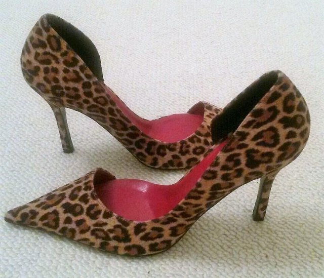 Image 3 of NEW DOLCIS SHOES Leopard Print Italian ¾ Cut Style Court