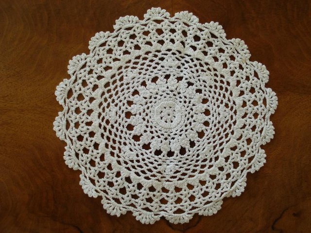 Preview of the first image of UNIQUE ANTIQUE VINTAGE VICTORIAN CROCHETED TABLE MAT / CLOTH.