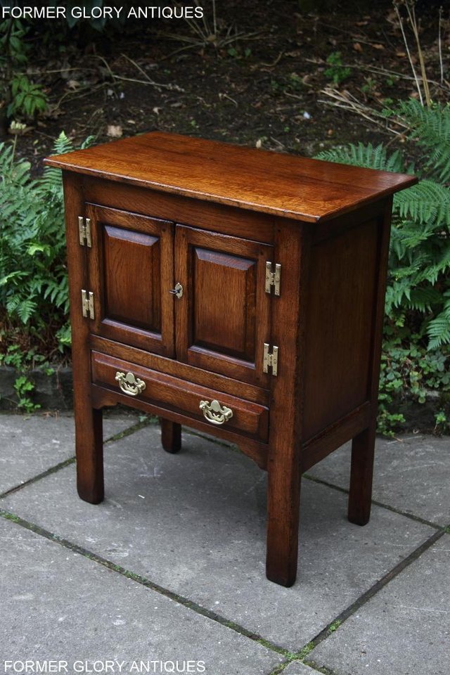 Image 2 of TITCHMARSH & GOODWIN SOLID OAK CABINET CUPBOARD HALL TABLE