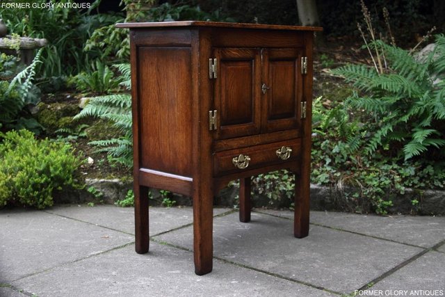 Image 3 of TITCHMARSH & GOODWIN SOLID OAK CABINET CUPBOARD HALL TABLE