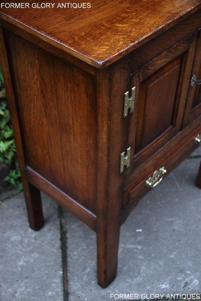Image 4 of TITCHMARSH & GOODWIN SOLID OAK CABINET CUPBOARD HALL TABLE