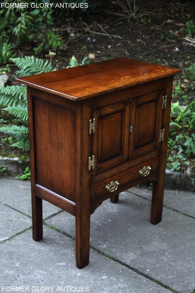 Image 19 of TITCHMARSH & GOODWIN SOLID OAK CABINET CUPBOARD HALL TABLE