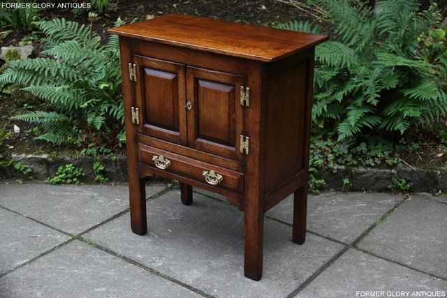 Image 45 of TITCHMARSH & GOODWIN SOLID OAK CABINET CUPBOARD HALL TABLE
