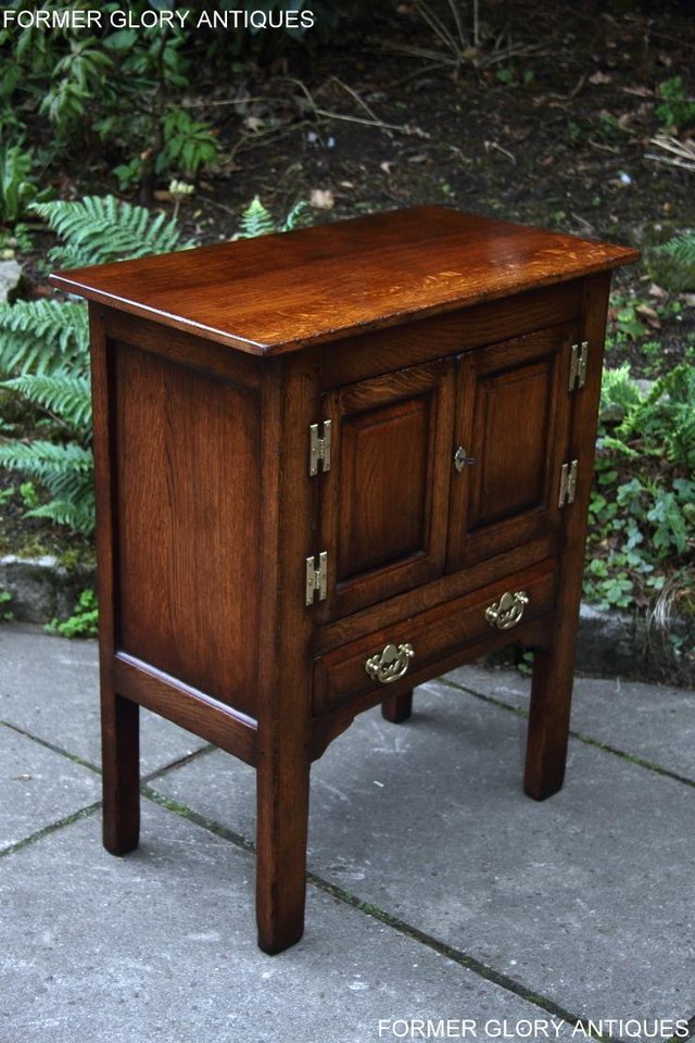 Image 46 of TITCHMARSH & GOODWIN SOLID OAK CABINET CUPBOARD HALL TABLE