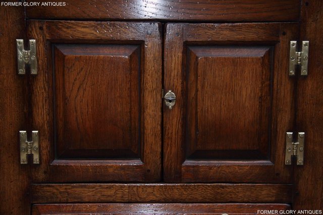 Image 49 of TITCHMARSH & GOODWIN SOLID OAK CABINET CUPBOARD HALL TABLE