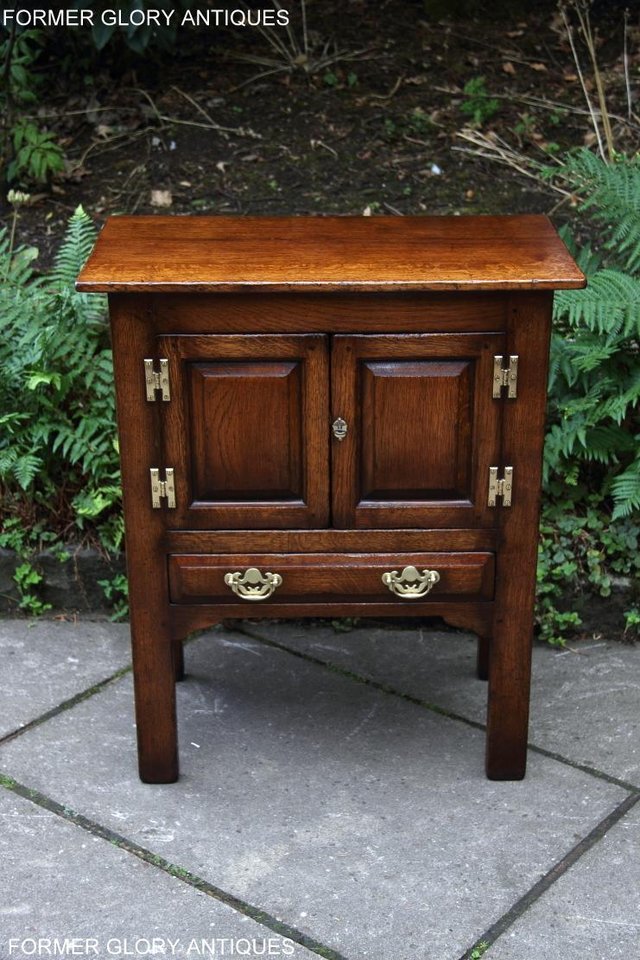 Image 52 of TITCHMARSH & GOODWIN SOLID OAK CABINET CUPBOARD HALL TABLE