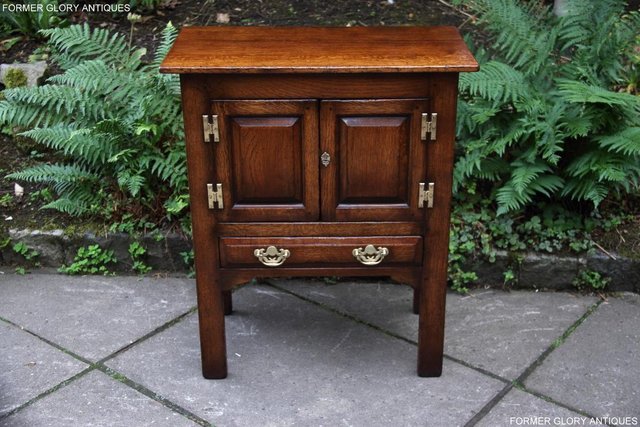 Image 57 of TITCHMARSH & GOODWIN SOLID OAK CABINET CUPBOARD HALL TABLE