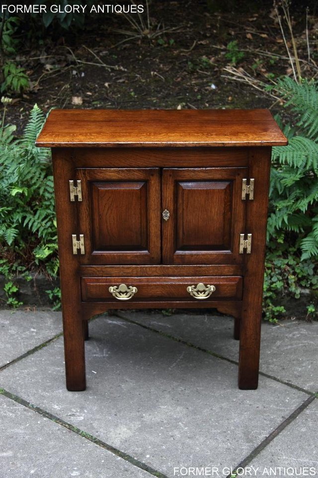 Image 62 of TITCHMARSH & GOODWIN SOLID OAK CABINET CUPBOARD HALL TABLE