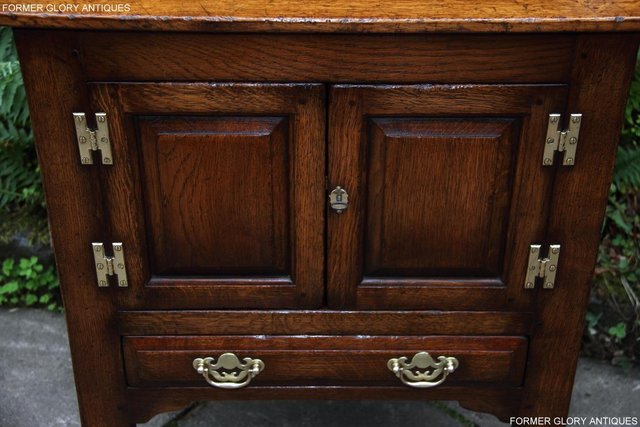 Image 65 of TITCHMARSH & GOODWIN SOLID OAK CABINET CUPBOARD HALL TABLE