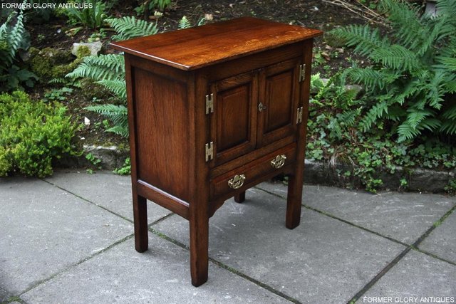 Image 79 of TITCHMARSH & GOODWIN SOLID OAK CABINET CUPBOARD HALL TABLE