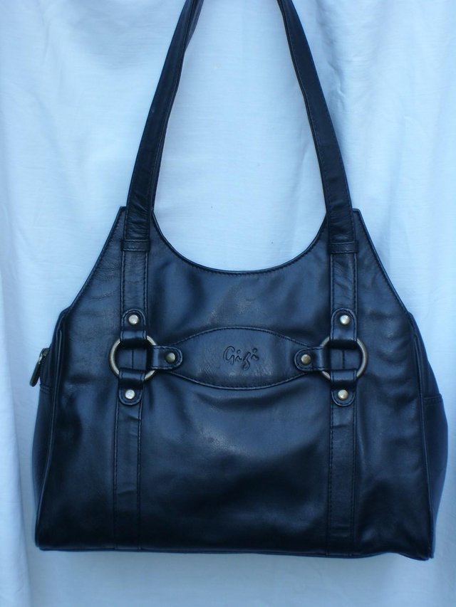 Preview of the first image of GIGI Black Leather Shoulder Handbag.