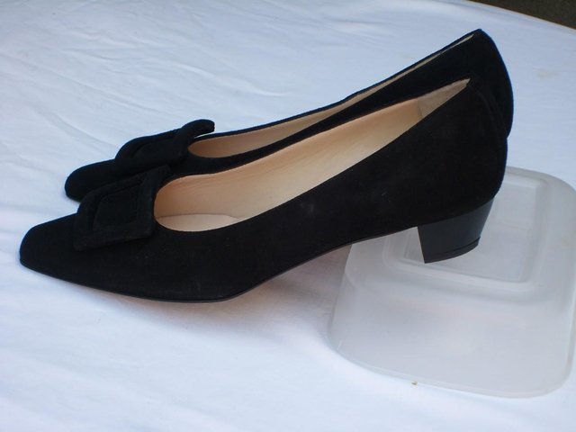 Preview of the first image of BLUE VELVET Milano Pump Shoes Size 6½/39½ NEW!.
