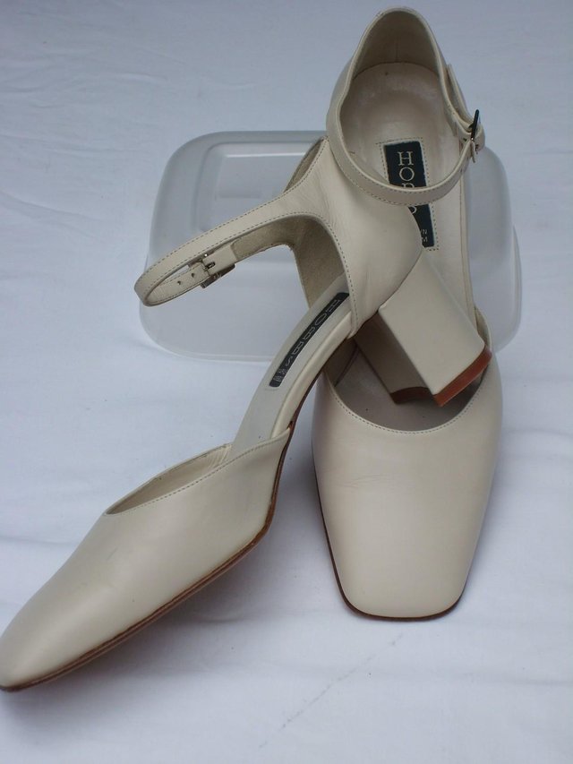 Image 2 of MARILYN ANSELM For HOBBS Cream Shoes–Size 5/38