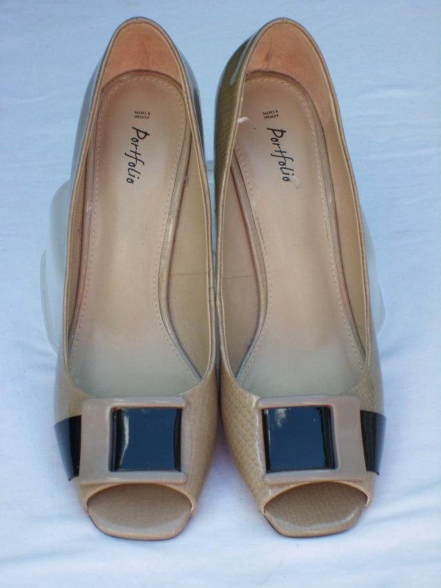 Preview of the first image of M&S PORTFOLIO Peep Toe Shoes–Size 6/39– NEW!.