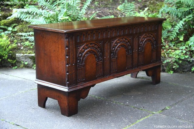 Image 2 of A TITCHMARSH & GOODWIN OAK BLANKET TOY LOG BOX CHEST COFFER
