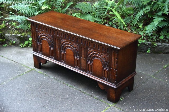 Image 3 of A TITCHMARSH & GOODWIN OAK BLANKET TOY LOG BOX CHEST COFFER