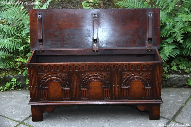 Image 6 of A TITCHMARSH & GOODWIN OAK BLANKET TOY LOG BOX CHEST COFFER