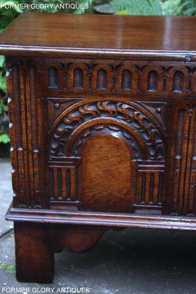 Image 19 of A TITCHMARSH & GOODWIN OAK BLANKET TOY LOG BOX CHEST COFFER