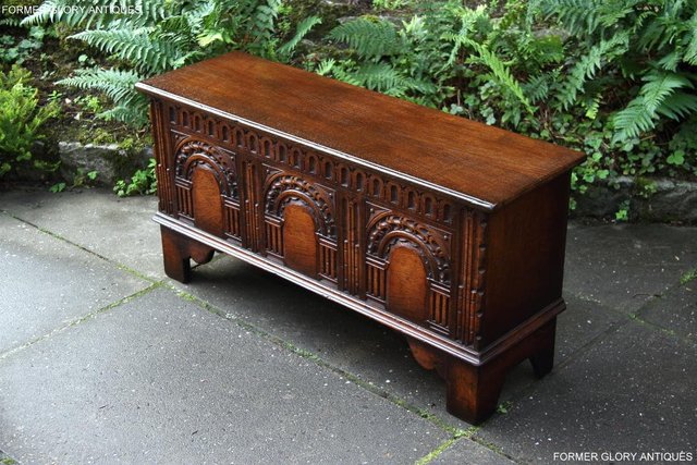 Image 31 of A TITCHMARSH & GOODWIN OAK BLANKET TOY LOG BOX CHEST COFFER