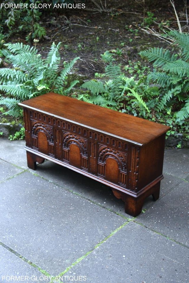Image 71 of A TITCHMARSH & GOODWIN OAK BLANKET TOY LOG BOX CHEST COFFER