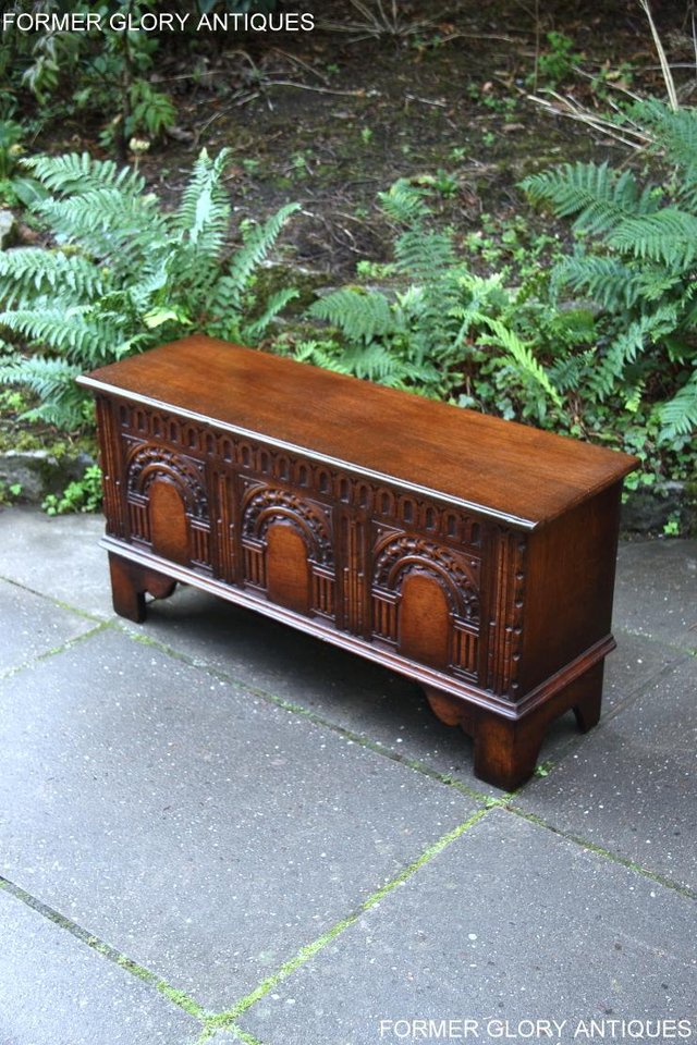 Image 87 of A TITCHMARSH & GOODWIN OAK BLANKET TOY LOG BOX CHEST COFFER