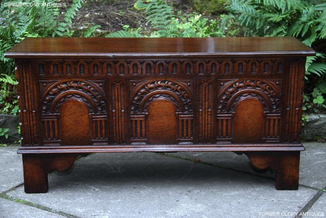 Image 92 of A TITCHMARSH & GOODWIN OAK BLANKET TOY LOG BOX CHEST COFFER