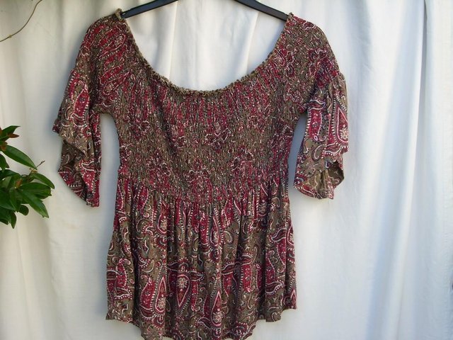 Preview of the first image of HOLLISTER Boho Pink Print Top–Size 10 (L).