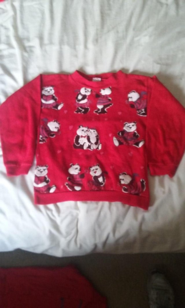 Preview of the first image of girls jumper (Pandas).