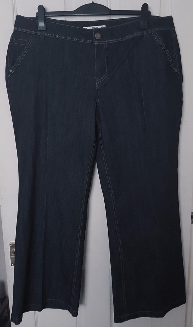 Preview of the first image of Ladies Dark Navy Denim Jeans By Dorothy Perkins - Sz 20R.