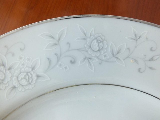 Preview of the first image of Platinium Rose Dinner Service.
