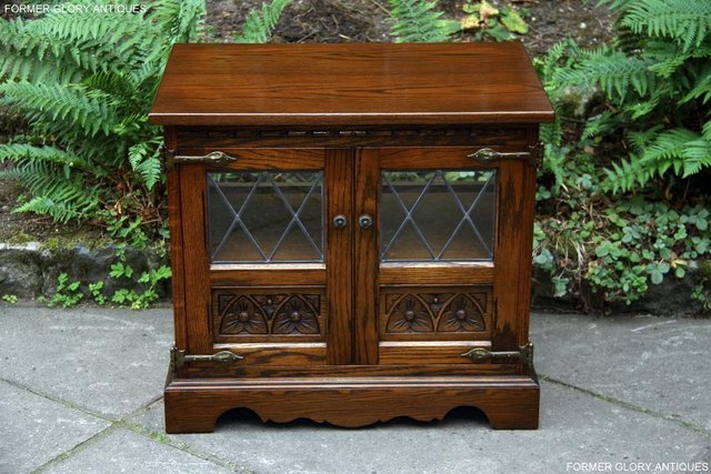 Preview of the first image of OLD CHARM LIGHT OAK TV HI FI CD DVD CABINET STAND TABLE UNIT.