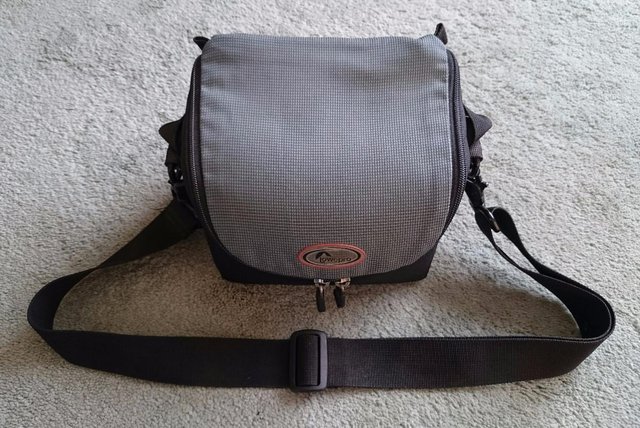 Preview of the first image of Lowepro D-Res 40AW Shoulder Bag Digital Cameras/Camcorder.