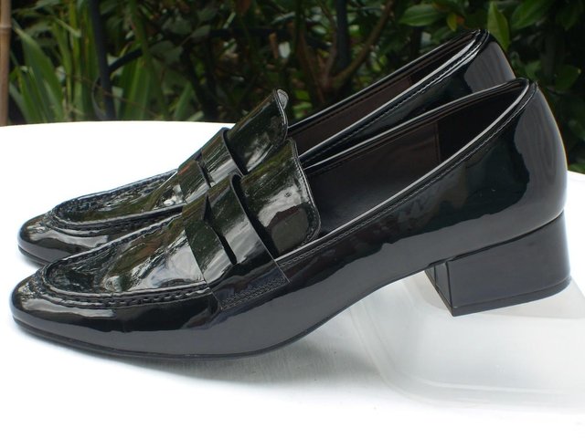 Preview of the first image of ZARA TRAFULUC Black Patent Loafer Shoes – Size 6/39.