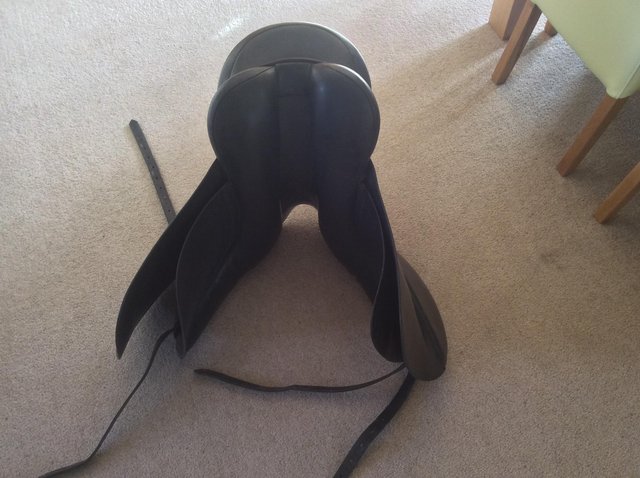 Preview of the first image of Black Leather 18" saddle.